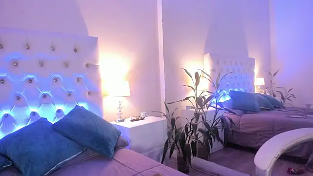 Scarlett Bunny  online show from May 27, 2026, 1:57 am