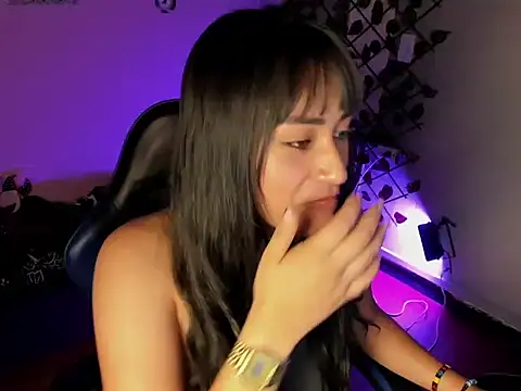 Dhany Naugthy  online show from November 10, 2025, 7:57 pm