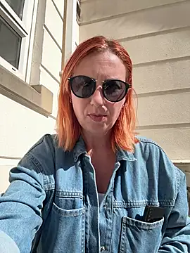 Snapshot of pervimilf chatting on April 30, 2026, 9:37 am pervimilf online show from April 30, 2026, 9:37 am