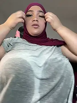 Snapshot of sweetmuslim01 chatting on January 6, 2025, 12:59 am sweetmuslim01 online show from January 6, 2025, 12:59 am