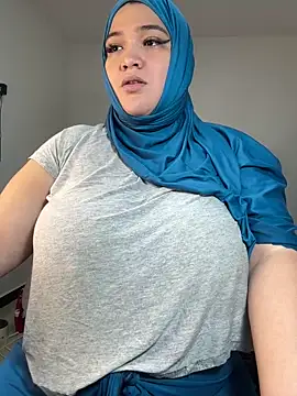 Snapshot of sweetmuslim01 chatting on January 7, 2025, 2:20 am sweetmuslim01 online show from January 7, 2025, 2:20 am