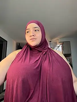 Snapshot of sweetmuslim01 chatting on January 25, 2025, 12:38 am sweetmuslim01 online show from January 25, 2025, 12:38 am