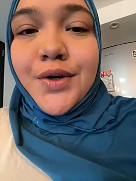 Snapshot of sweetmuslim01 chatting on January 25, 2025, 10:28 pm sweetmuslim01 online show from January 25, 2025, 10:28 pm