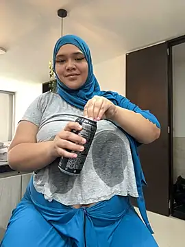 Snapshot of sweetmuslim01 chatting on February 9, 2025, 8:34 pm sweetmuslim01 online show from February 9, 2025, 8:34 pm