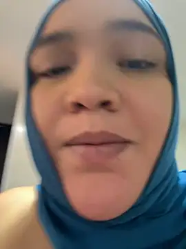 Snapshot of sweetmuslim01 chatting on February 24, 2025, 2:40 am sweetmuslim01 online show from February 24, 2025, 2:40 am