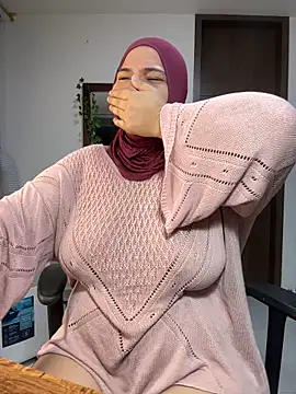 Snapshot of sweetmuslim01 chatting on September 17, 2025, 11:28 pm sweetmuslim01 online show from September 17, 2025, 11:28 pm