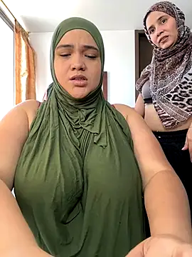 Snapshot of sweetmuslim01 chatting on September 21, 2025, 3:35 pm sweetmuslim01 online show from September 21, 2025, 3:35 pm