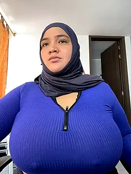 Snapshot of sweetmuslim01 chatting on October 4, 2025, 4:27 pm sweetmuslim01 online show from October 4, 2025, 4:27 pm