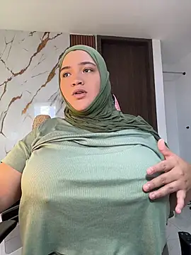 Snapshot of sweetmuslim01 chatting on April 21, 2026, 9:50 pm sweetmuslim01 online show from April 21, 2026, 9:50 pm