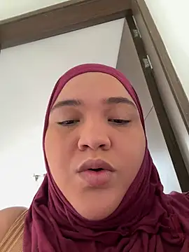 Snapshot of sweetmuslim01 chatting on May 8, 2026, 8:03 pm sweetmuslim01 online show from May 8, 2026, 8:03 pm