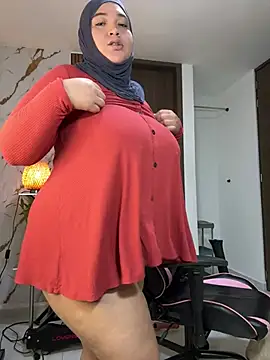 Snapshot of sweetmuslim01 chatting on May 25, 2026, 11:44 pm sweetmuslim01 online show from May 25, 2026, 11:44 pm