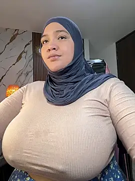 Snapshot of sweetmuslim01 chatting on June 1, 2026, 4:36 am sweetmuslim01 online show from June 1, 2026, 4:36 am
