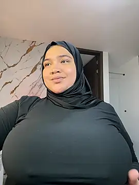 Snapshot of sweetmuslim01 chatting on July 3, 2026, 12:17 am sweetmuslim01 online show from July 3, 2026, 12:17 am