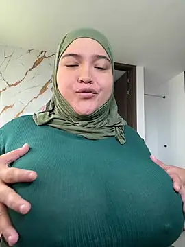 Snapshot of sweetmuslim01 chatting on July 4, 2026, 6:14 pm sweetmuslim01 online show from July 4, 2026, 6:14 pm