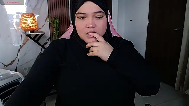 Snapshot of sweetmuslim01 chatting on July 13, 2026, 9:39 pm sweetmuslim01 online show from July 13, 2026, 9:39 pm