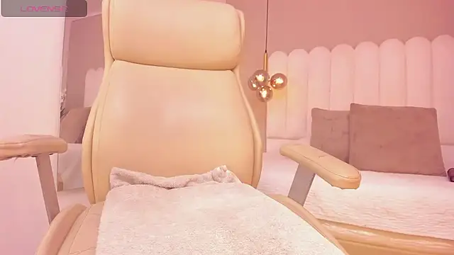 EmilyMiller 22 online show from January 11, 2026, 12:32 pm