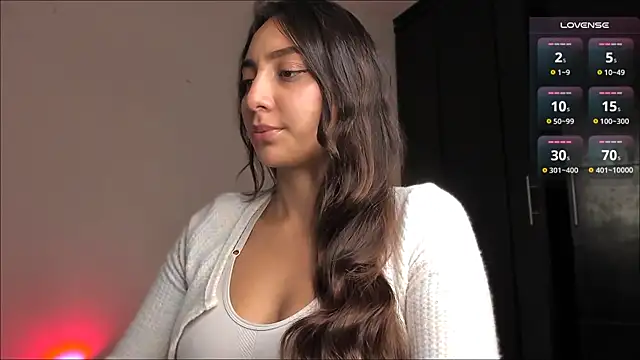 Snapshot of LilyGarcia chatting on April 10, 2026, 11:42 pm LilyGarcia online show from April 10, 2026, 11:42 pm
