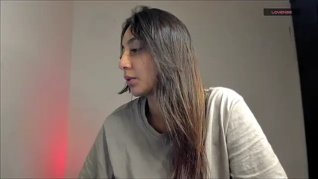 Snapshot of LilyGarcia chatting on April 28, 2026, 2:27 am LilyGarcia online show from April 28, 2026, 2:27 am