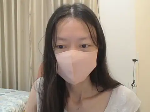 Lil-Cherries online show from March 17, 2026, 11:19 pm