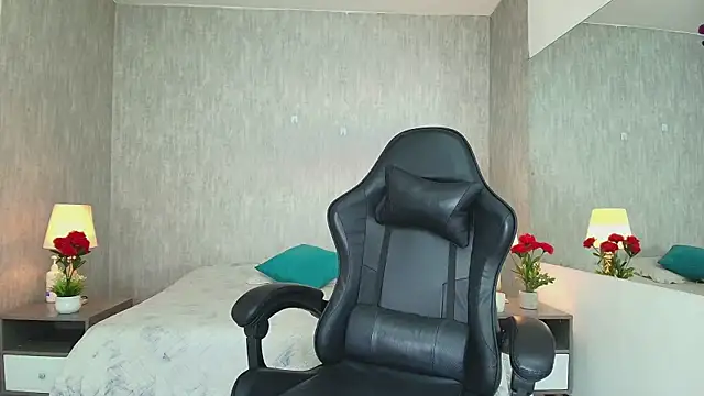 MeganDiamont FG online show from April 14, 2026, 7:31 pm