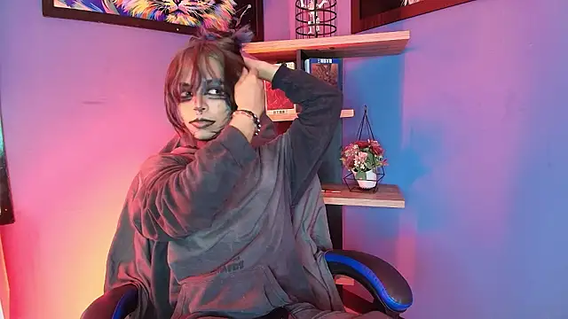 luxiel  online show from February 26, 2026, 9:14 pm