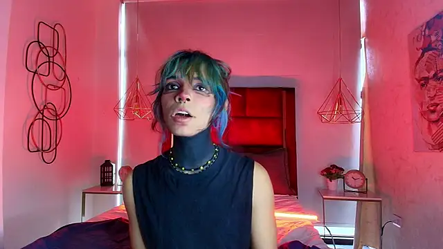 luxiel  online show from May 23, 2026, 9:41 pm