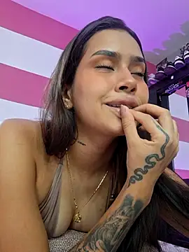 Alana Cerati online show from July 28, 2026, 12:48 pm