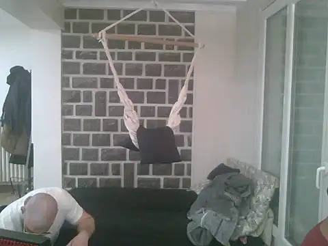 samia42 online show from November 28, 2025, 4:31 pm