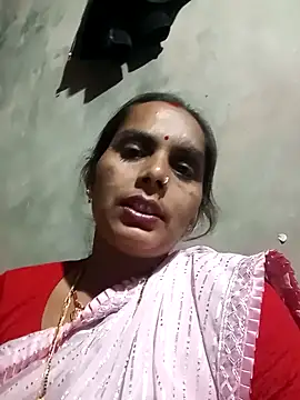 CUTE V SEXY online show from November 17, 2025, 2:01 pm