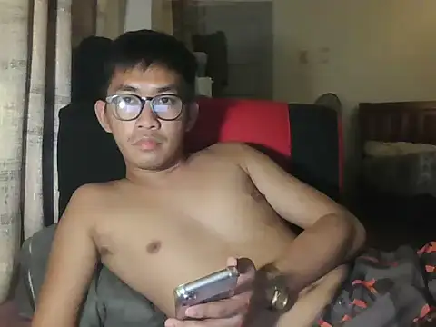 Snapshot of denzkylexx chatting on July 8, 2026, 5:28 pm denzkylexx online show from July 8, 2026, 5:28 pm