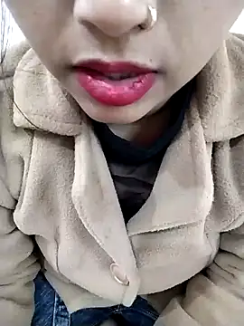 Sexy Divya   online show from December 16, 2025, 6:07 am