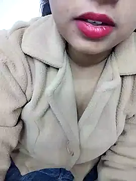 Sexy Divya   online show from February 12, 2026, 5:35 am