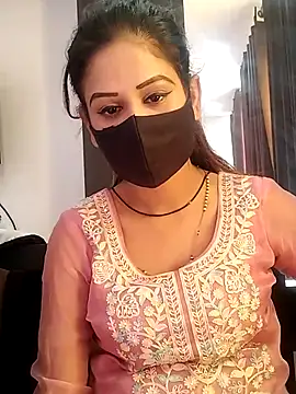 Snapshot of black_and_white_choco chatting on January 11, 2026, 8:19 am black and white choco online show from January 11, 2026, 8:19 am