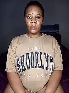 Emmylove-xr25 online show from February 24, 2026, 9:35 pm