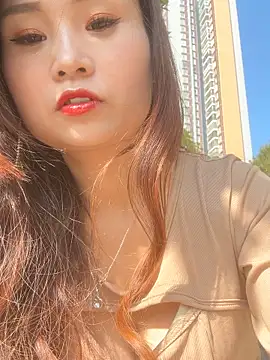 luna-sisi online show from November 27, 2025, 3:30 am