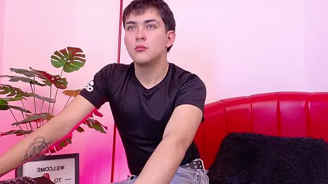 Valentin X online show from November 16, 2025, 3:45 am