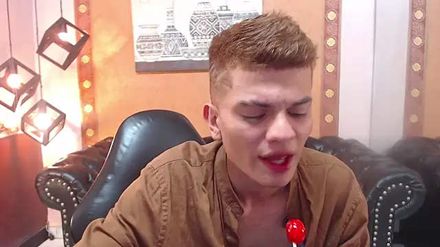 Lucian Mills online show from November 14, 2025, 12:31 am