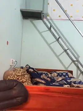 Lynn-122 online show from November 18, 2025, 4:17 am