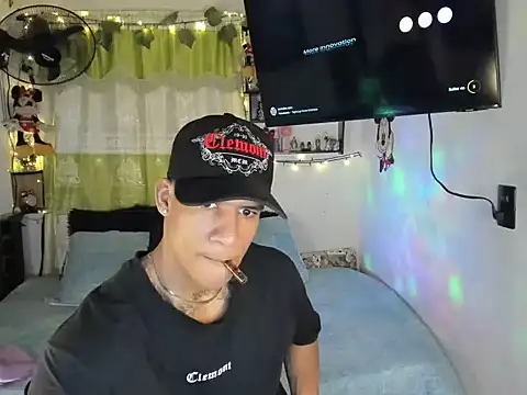 Snapshot of JUANBIGCOCK21CM chatting on June 22, 2026, 7:00 pm JUANBIGCOCK21CM online show from June 22, 2026, 7:00 pm