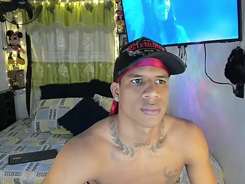Snapshot of JUANBIGCOCK21CM chatting on July 1, 2026, 12:12 am JUANBIGCOCK21CM online show from July 1, 2026, 12:12 am