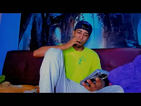 Domine Couple74 online show from December 22, 2025, 3:31 pm