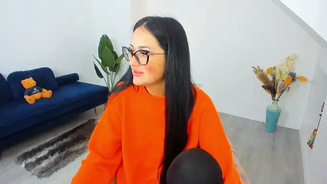 AnyaEvy online show from March 5, 2026, 5:03 am