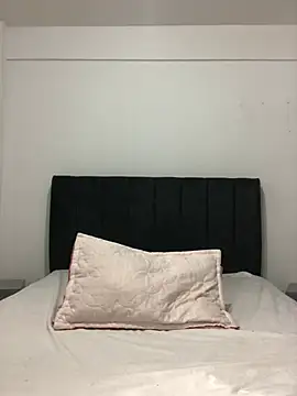 Vianca Costt online show from April 16, 2026, 5:19 am