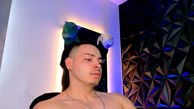 Maxwell Dupont online show from November 11, 2025, 9:48 pm