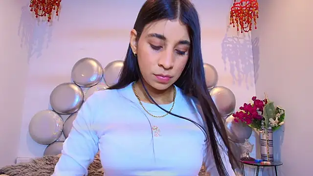 Madisson blazze  online show from November 20, 2025, 8:41 pm