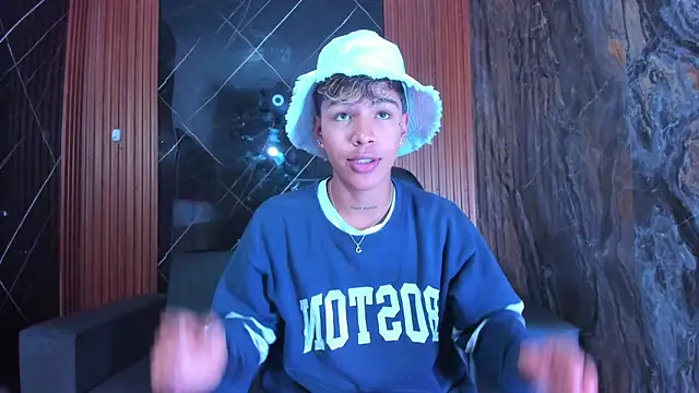 Snapshot of Timmy_Kiing_ chatting on November 24, 2025, 8:30 pm Timmy Kiing online show from November 24, 2025, 8:30 pm