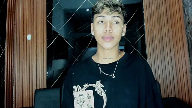 Timmy Kiing  online show from December 20, 2025, 9:11 pm