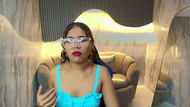 lirianne thorne r online show from November 13, 2025, 7:46 pm