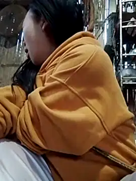 Yumiik2kk online show from November 26, 2025, 11:28 pm