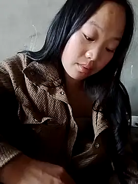 Yumiik2kk online show from December 1, 2025, 7:13 am